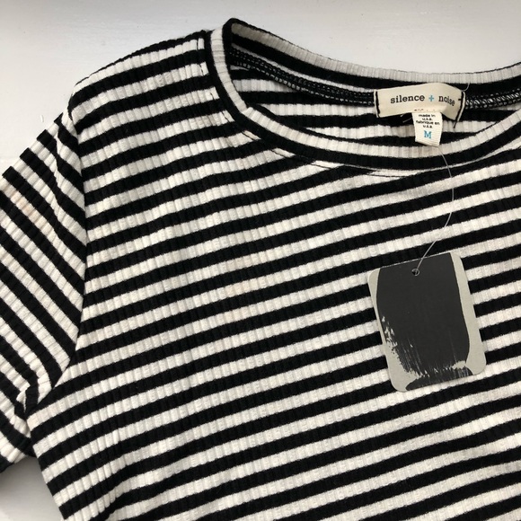 NWT Silence & Noise cropped ribbed t-shirt medium - Picture 3 of 4